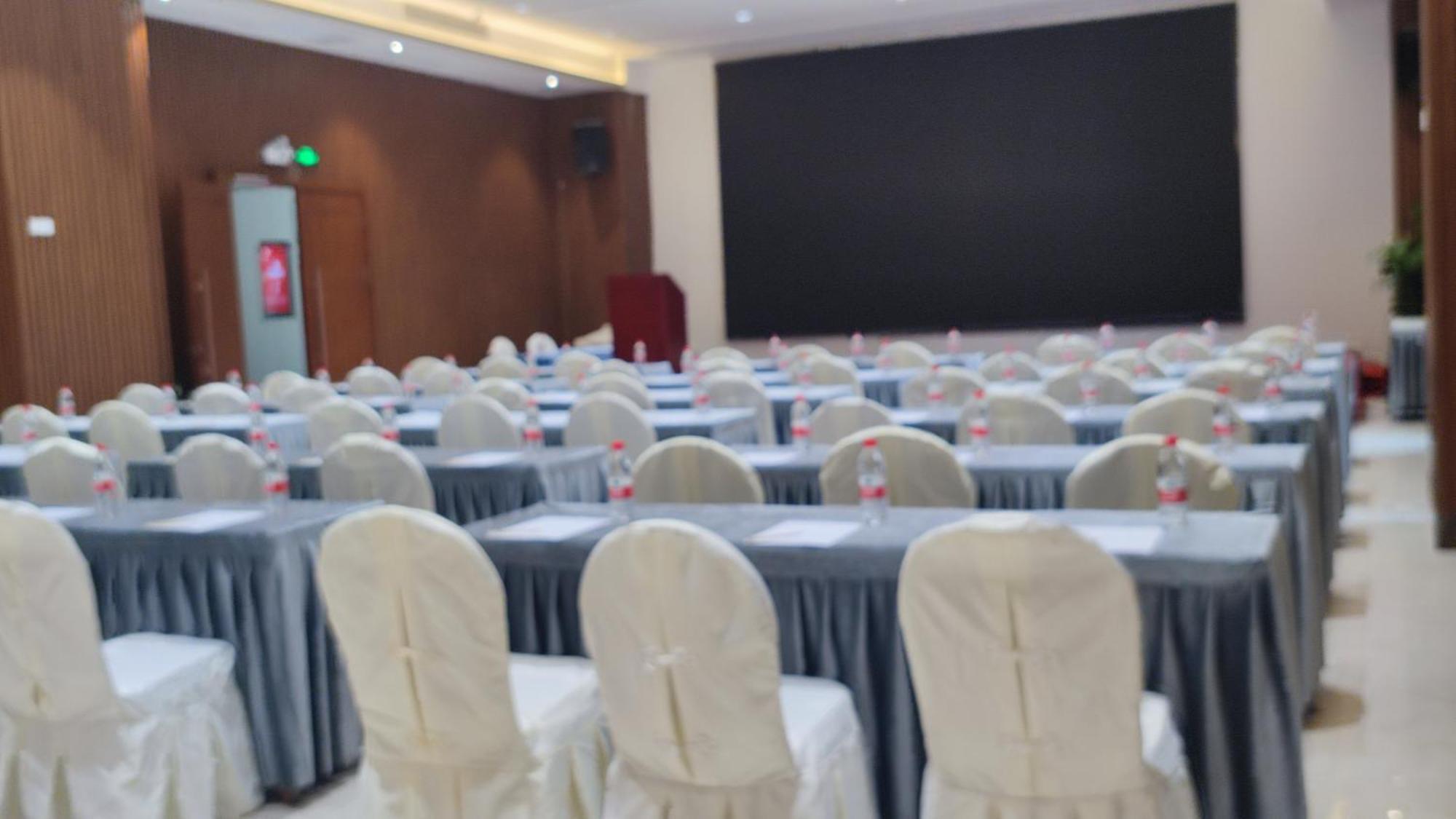 Phoenix Hill Hotel Dongguan - Golf Course Shop Dış mekan fotoğraf