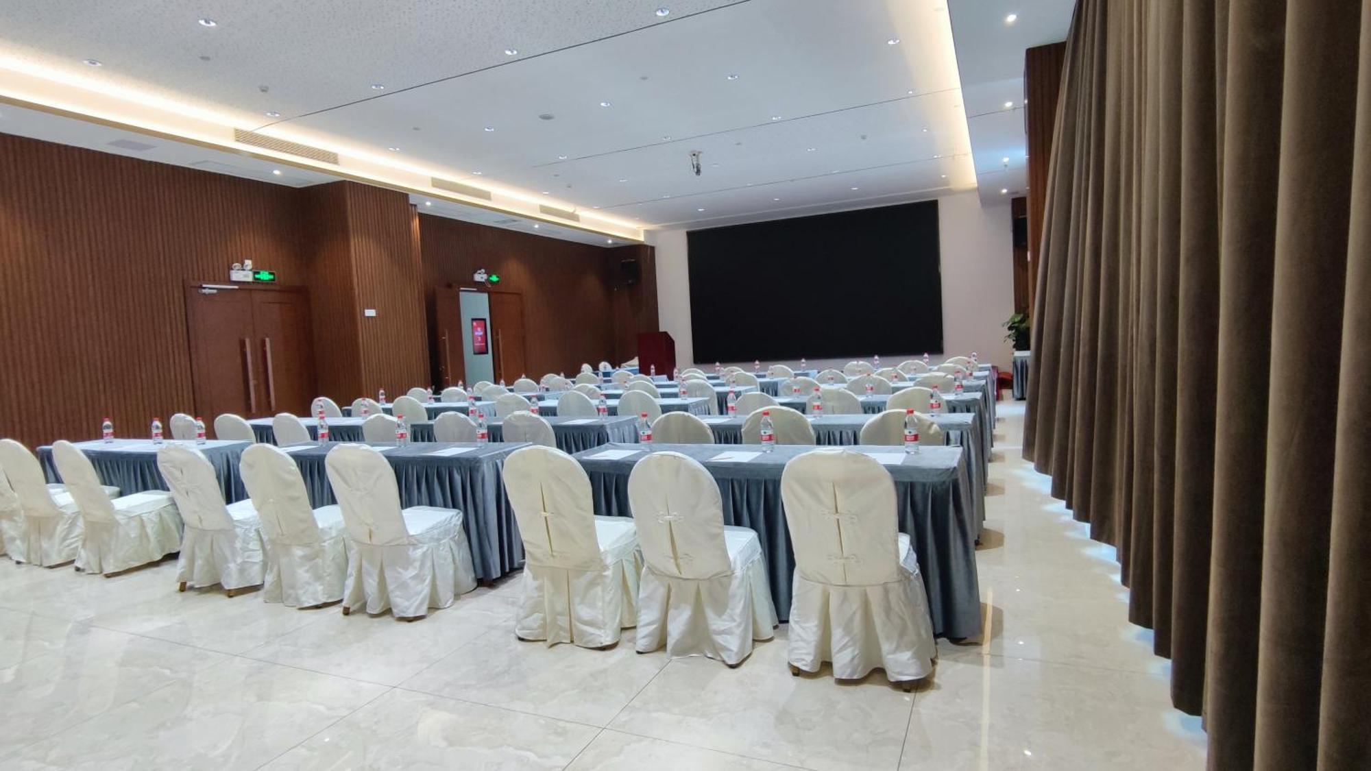 Phoenix Hill Hotel Dongguan - Golf Course Shop Dış mekan fotoğraf
