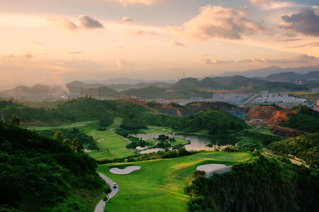 Phoenix Hill Hotel Dongguan - Golf Course Shop Dış mekan fotoğraf